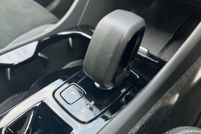 2025 Volvo Xc40