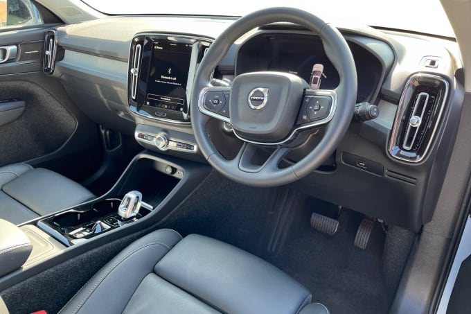 2025 Volvo Xc40