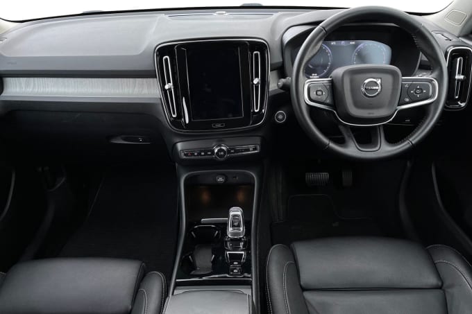 2024 Volvo Xc40