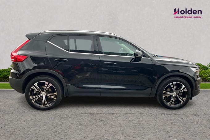 2025 Volvo Xc40