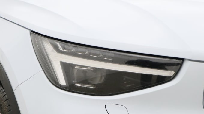 2025 Volvo Xc40