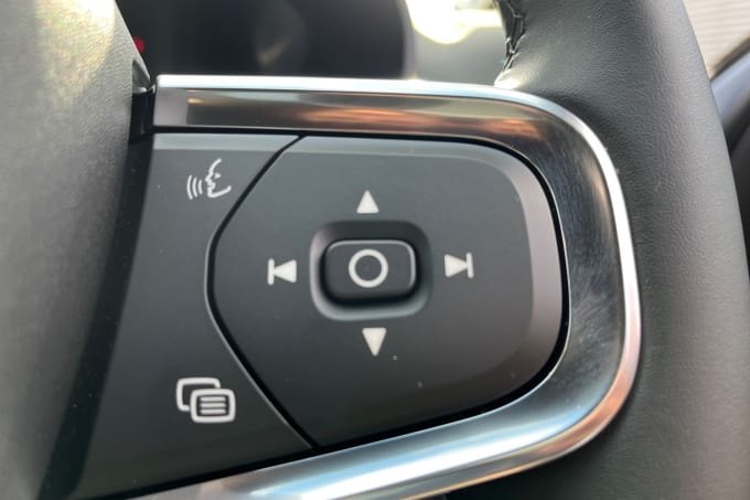 2025 Volvo Xc40