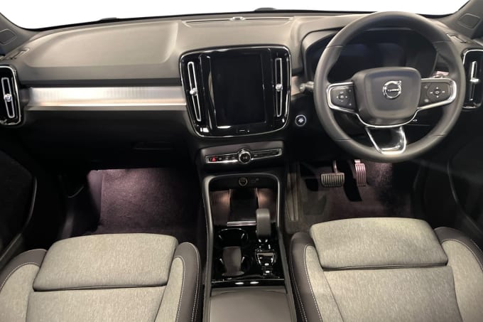2025 Volvo Xc40