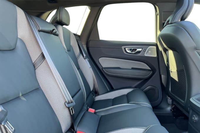 2025 Volvo Xc60