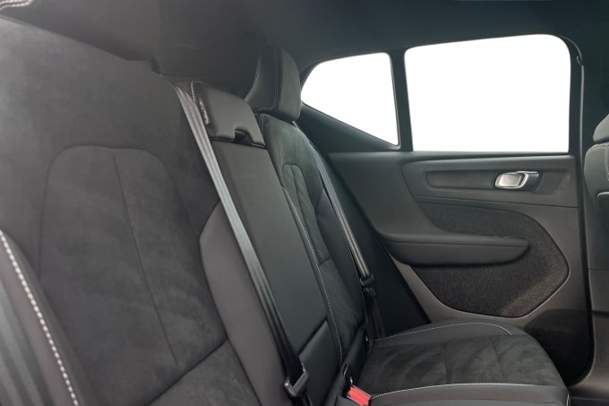 2025 Volvo Xc40
