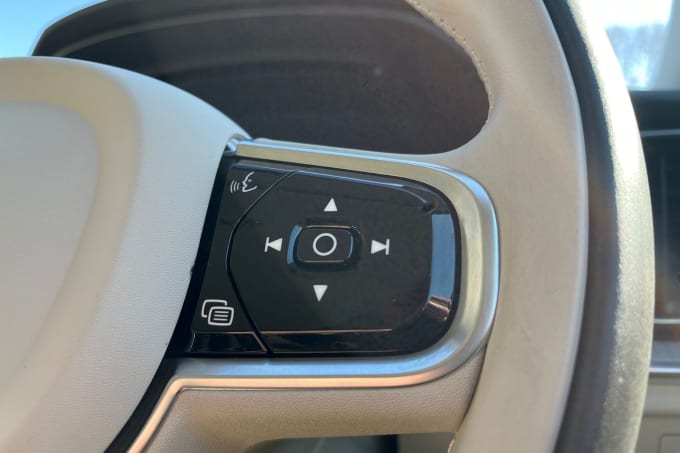 2025 Volvo V60