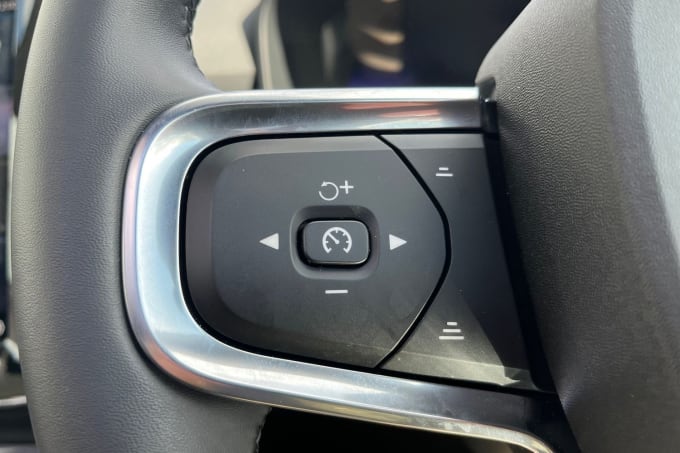 2025 Volvo Xc40