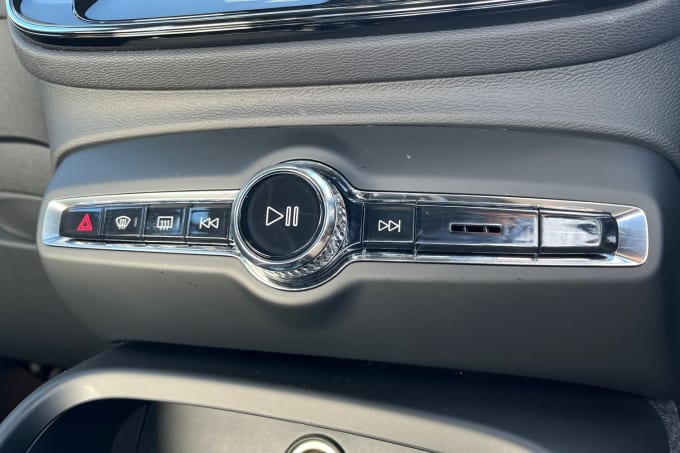 2025 Volvo Xc40