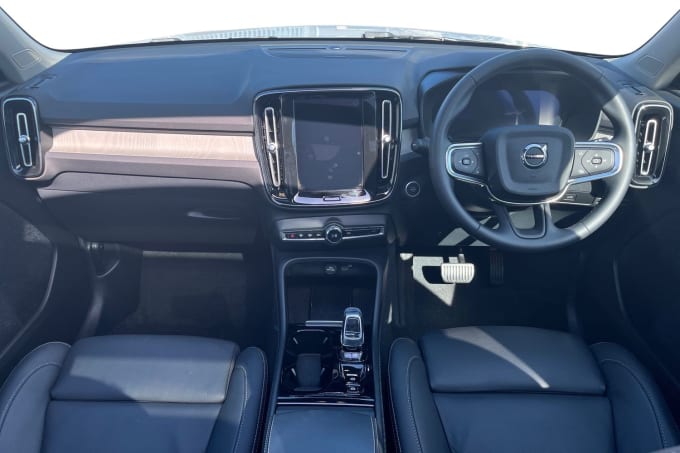 2025 Volvo Xc40