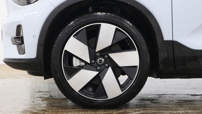 2025 Volvo Xc40