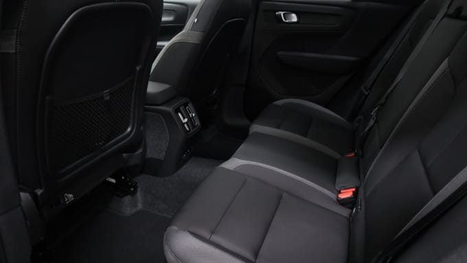 2025 Volvo Xc40