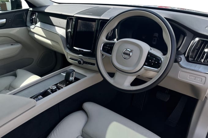 2025 Volvo Xc60