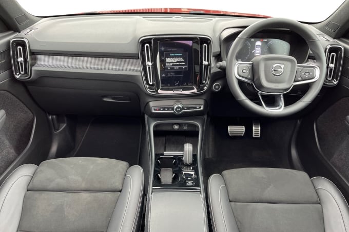 2025 Volvo Xc40