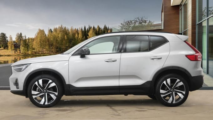 2025 Volvo Xc40