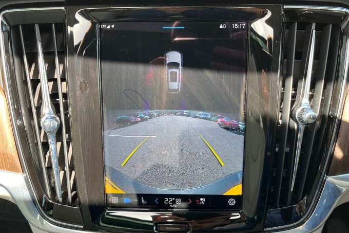 2025 Volvo V90