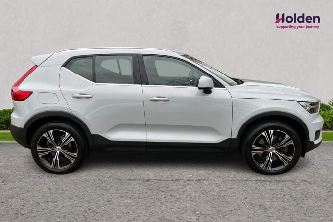 2025 Volvo Xc40