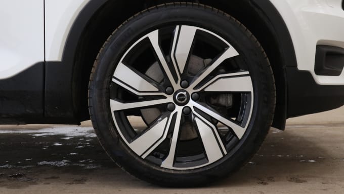 2025 Volvo Xc40
