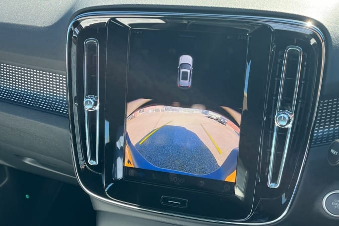 2025 Volvo Xc40