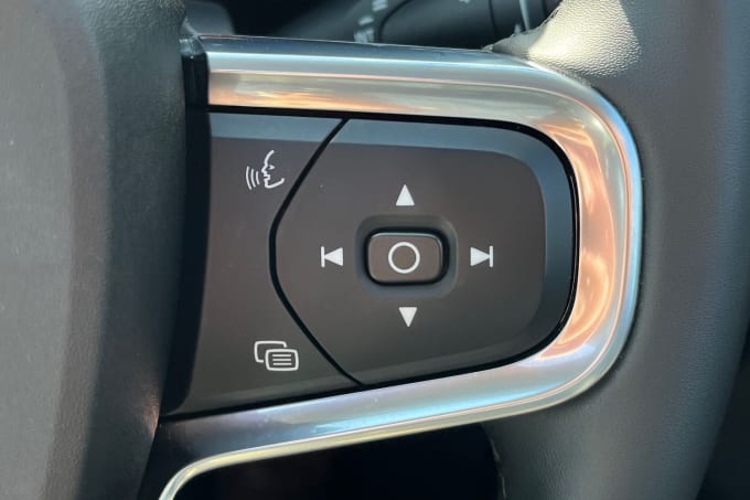 2025 Volvo Xc40