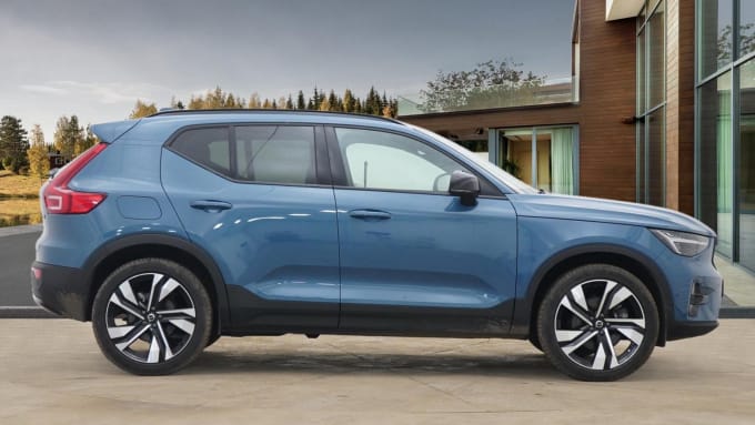 2025 Volvo Xc40