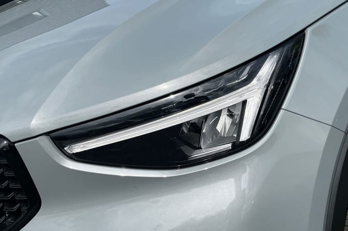 2025 Volvo Xc40