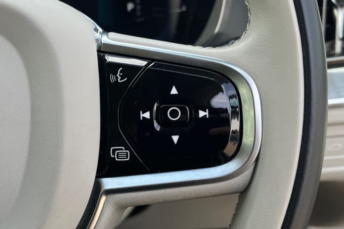 2025 Volvo Xc60