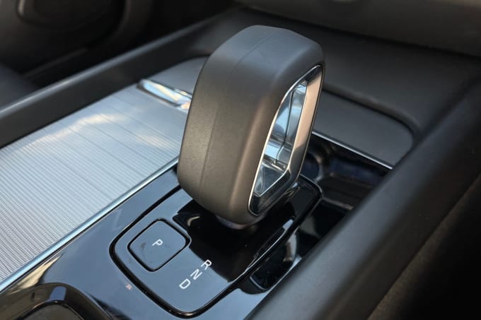 2025 Volvo V60
