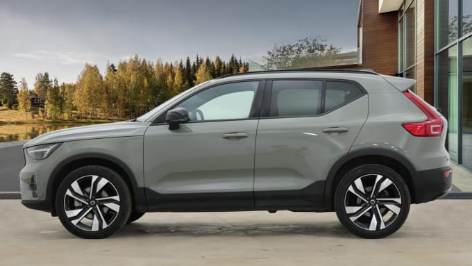 2025 Volvo Xc40