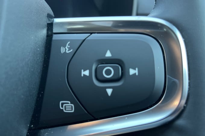 2025 Volvo Xc40
