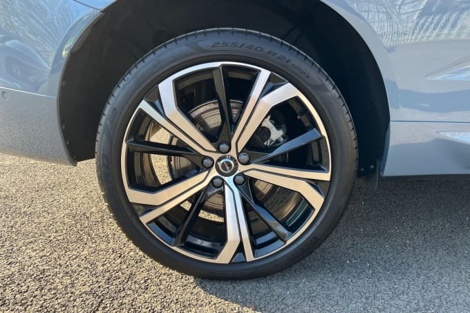 2025 Volvo Xc60