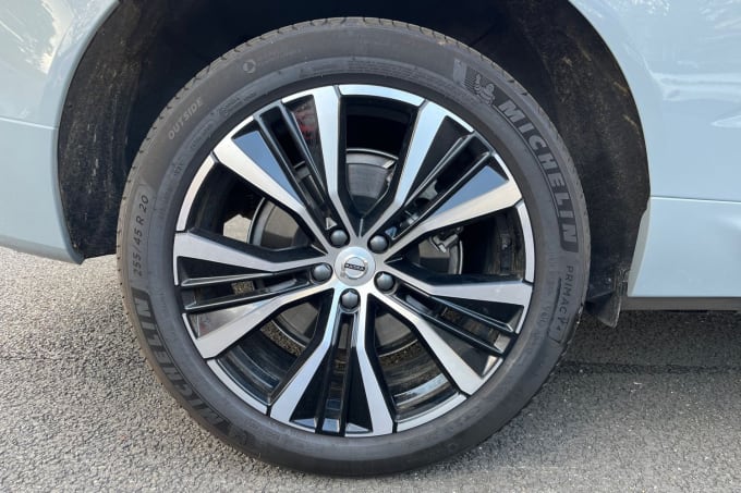 2025 Volvo Xc60