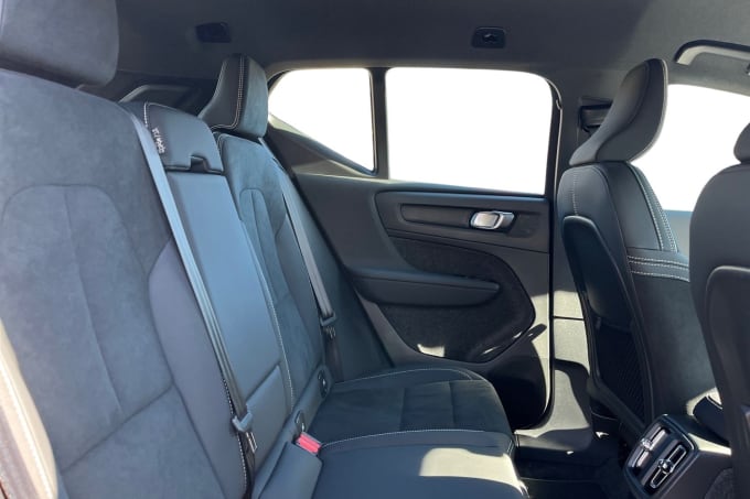 2025 Volvo Xc40