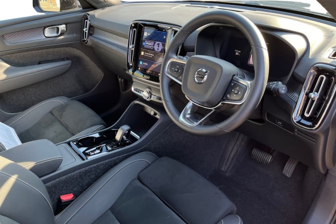 2025 Volvo Xc40