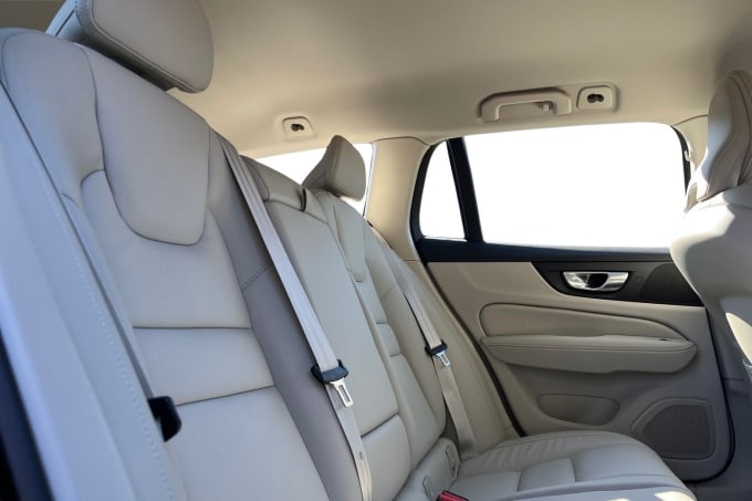 2025 Volvo V60