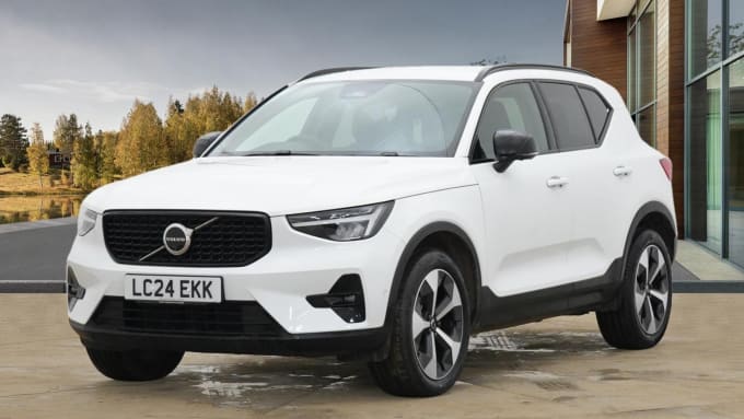 2025 Volvo Xc40