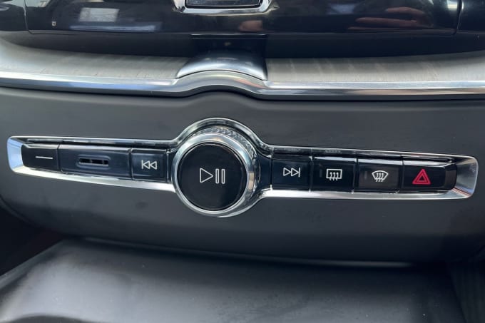 2025 Volvo Xc60