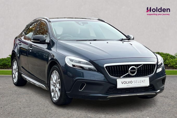 2024 Volvo V40 Cross Country