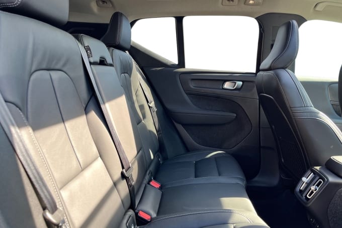 2025 Volvo Xc40