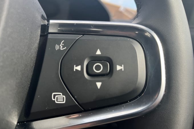 2025 Volvo Xc40