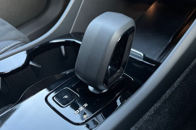 2025 Volvo Xc40