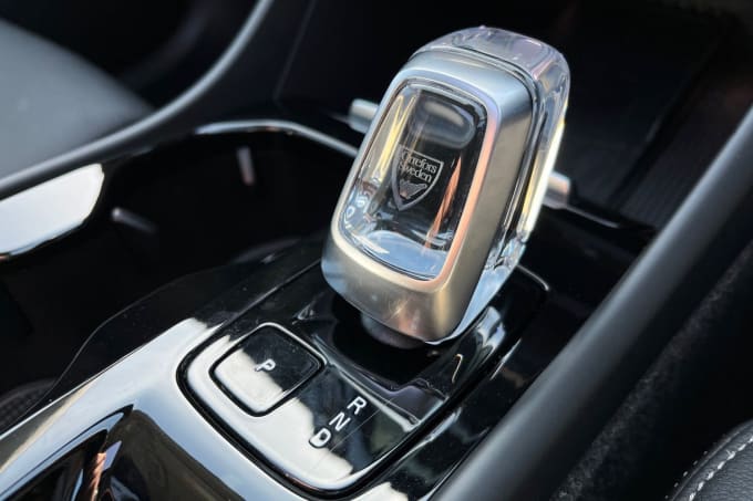 2025 Volvo Xc40