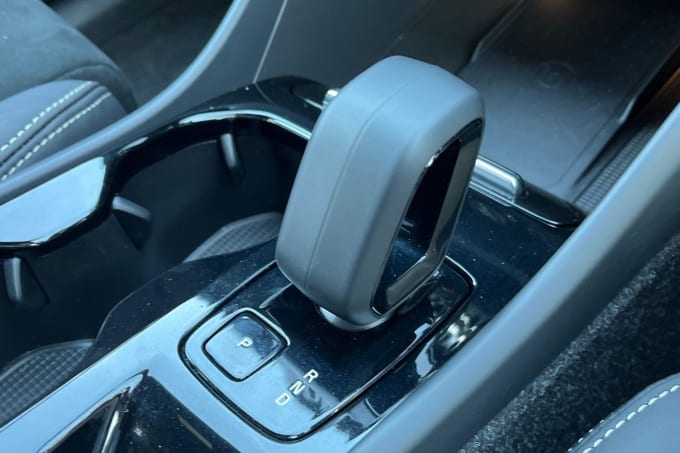 2025 Volvo Xc40