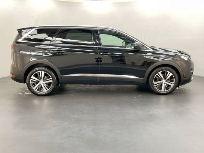 2024 Peugeot 5008