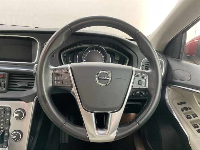 2024 Volvo V40