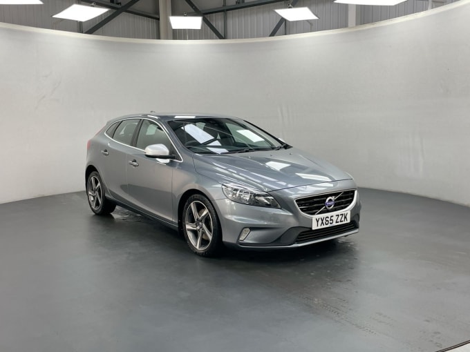 2024 Volvo V40