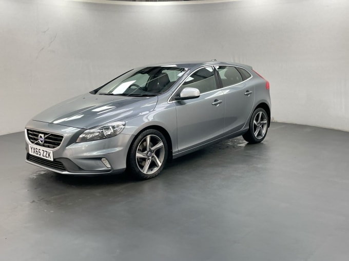 2024 Volvo V40