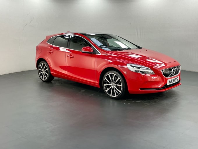 2024 Volvo V40