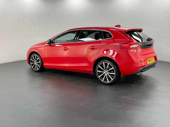 2024 Volvo V40