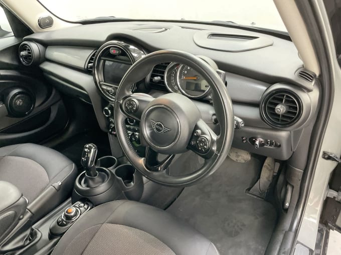 2024 Mini Hatch Cooper