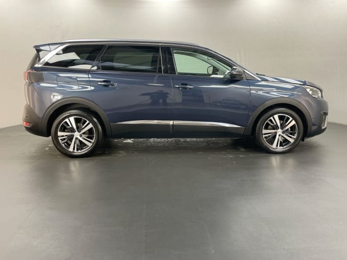 2024 Peugeot 5008